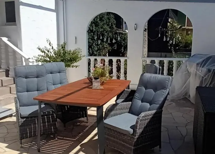 Buergerhaus זלטינגן-רכטינג